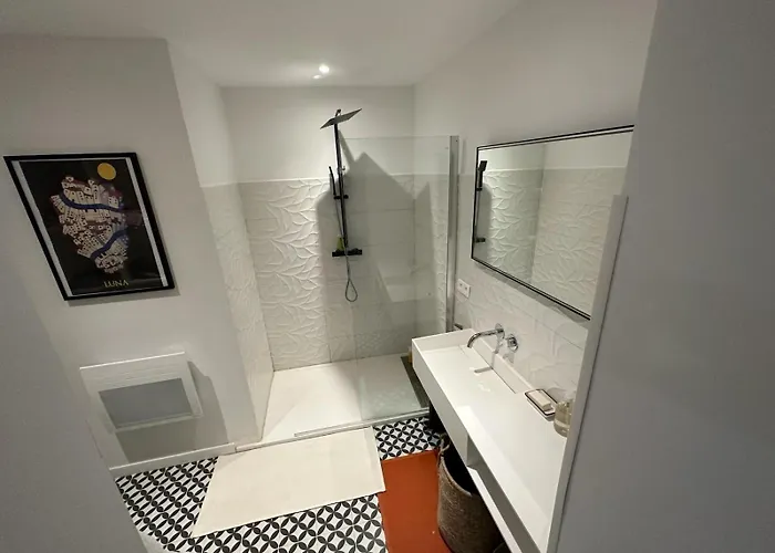 Au Bord De Bonifacio (Corsica)