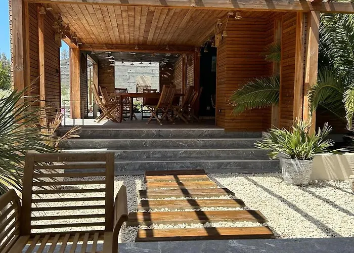 Au Bord De Villa Bonifacio (Corsica)